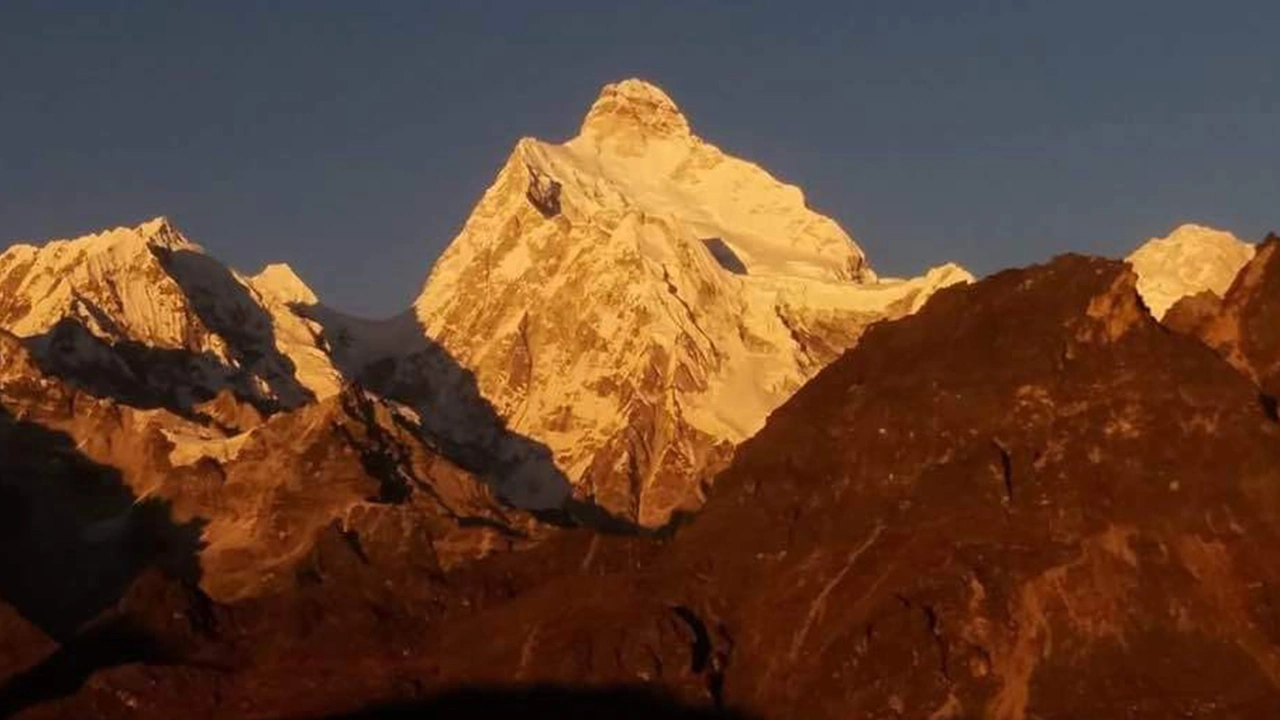Kanchenjunga East West Base Camp Trek